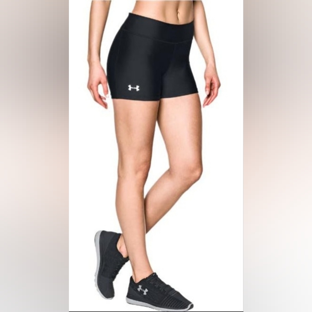 Under Armour Women's Black HeatGear Compression Shorts Size Medium | EUC